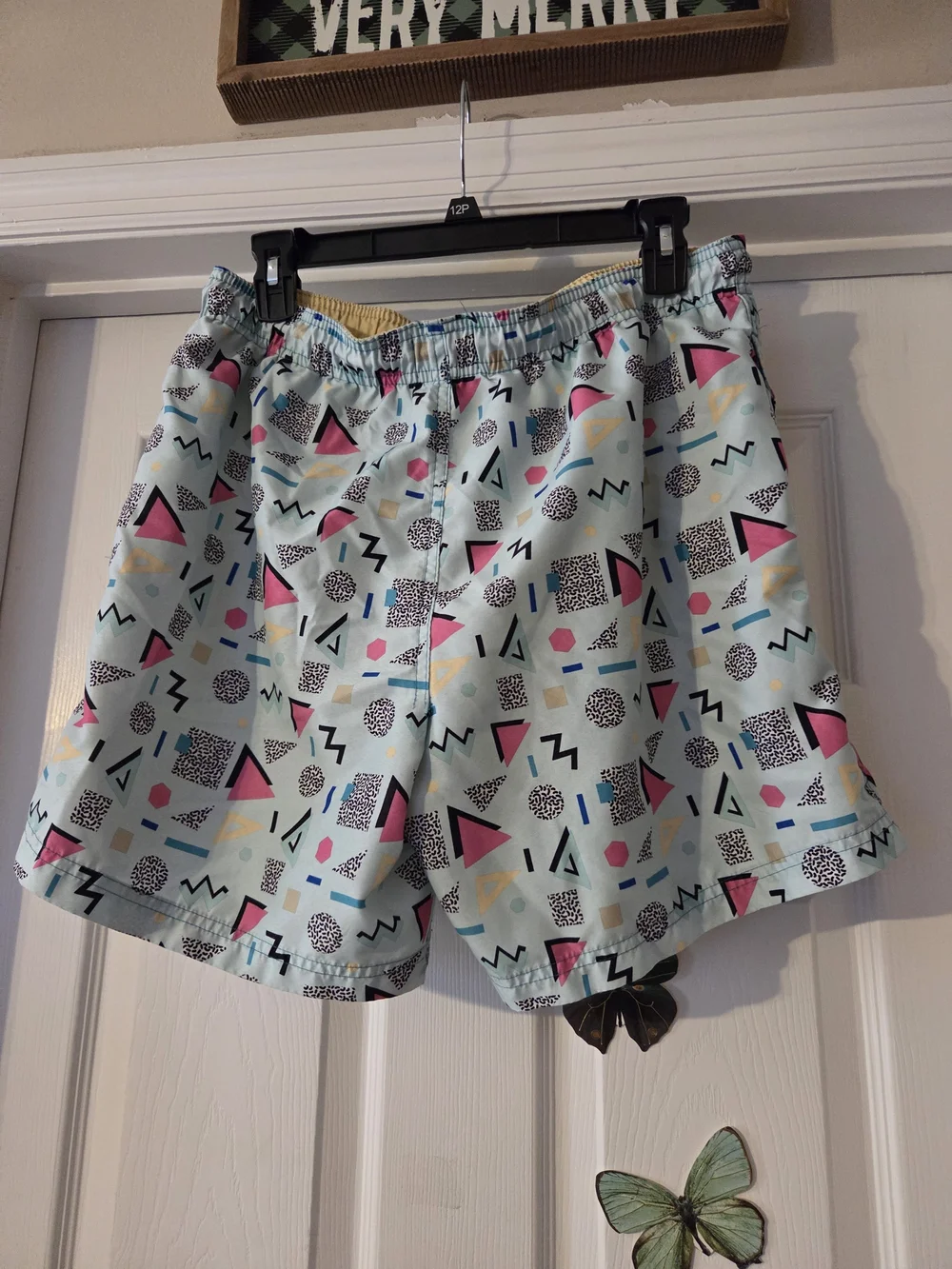 Broken threads mens L large swim suit trunks in retro 1980s style pattern